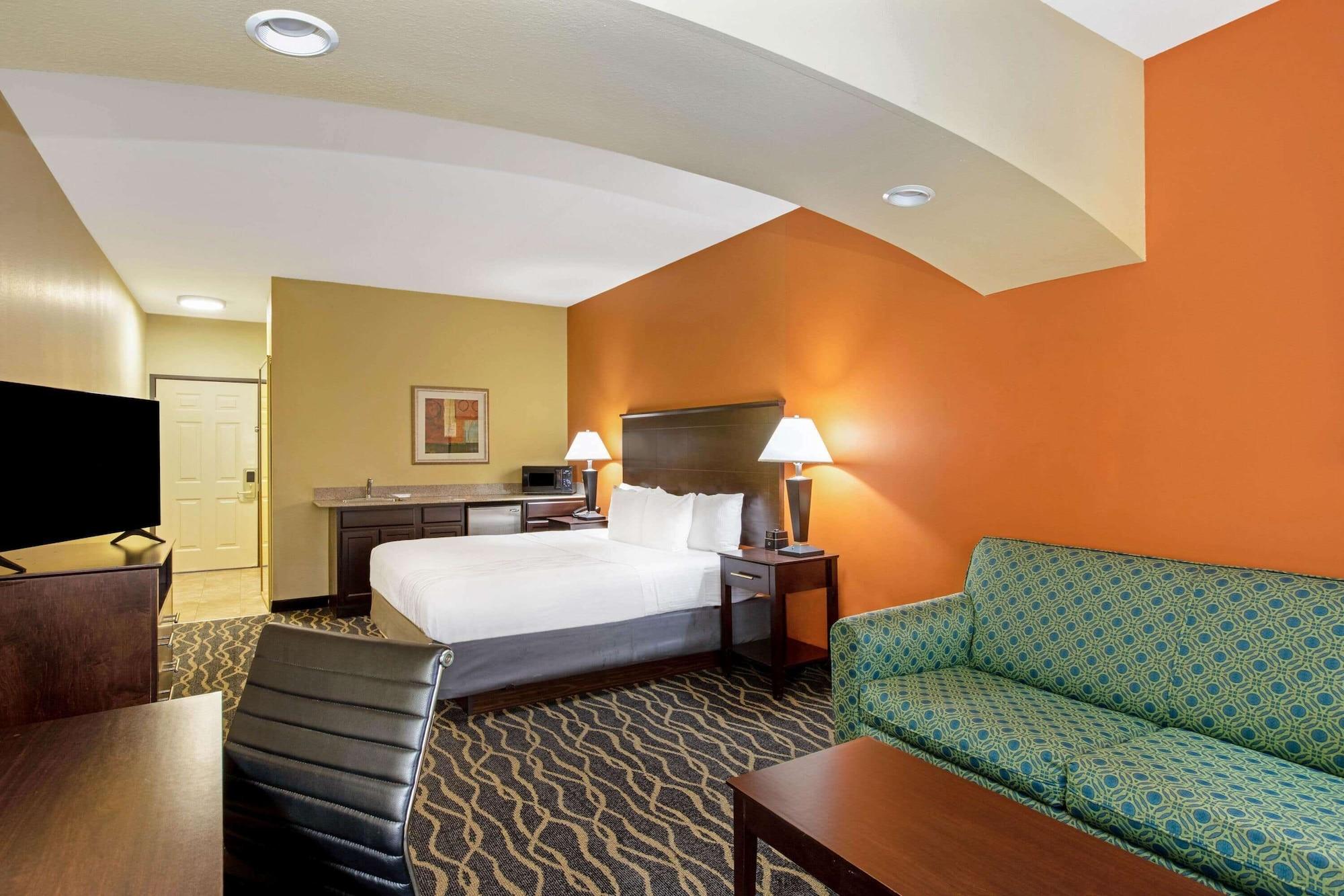 La Quinta By Wyndham Tulsa Airport / Expo Square Hotel Exterior photo