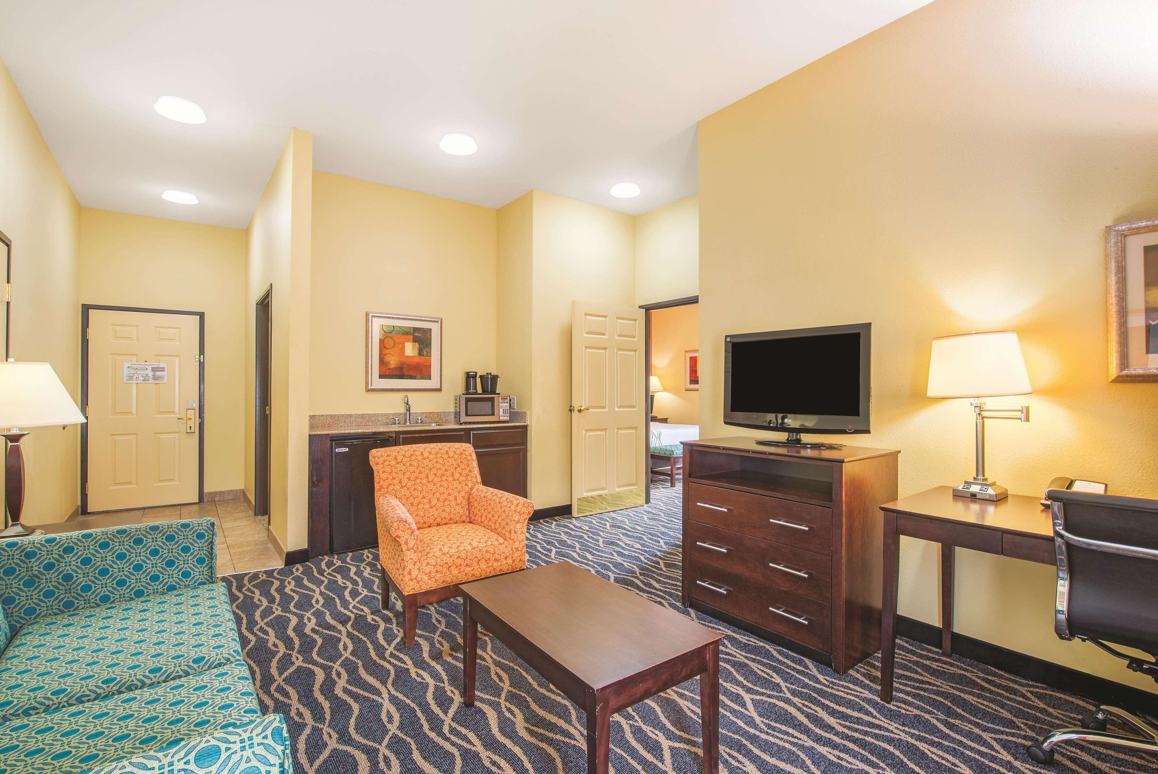 La Quinta By Wyndham Tulsa Airport / Expo Square Hotel Exterior photo